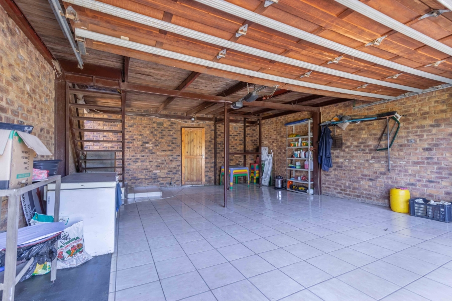 10 Bedroom Property for Sale in Vischgat Gauteng