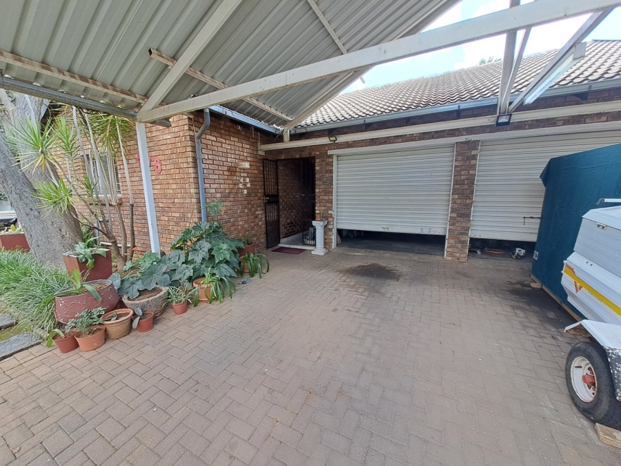 3 Bedroom Property for Sale in Florauna Gauteng