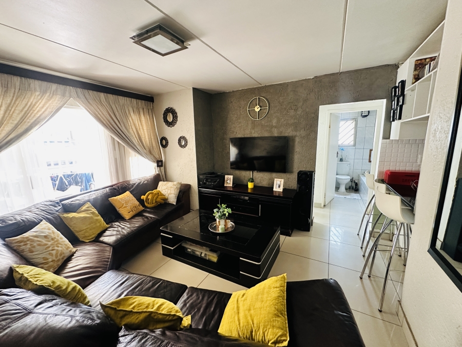 2 Bedroom Property for Sale in Meredale Gauteng