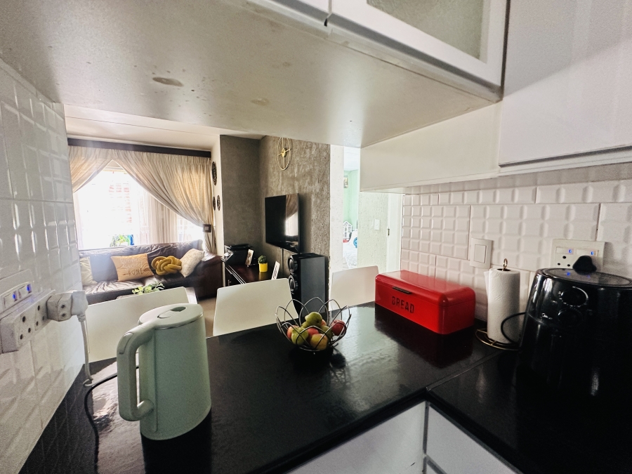 2 Bedroom Property for Sale in Meredale Gauteng