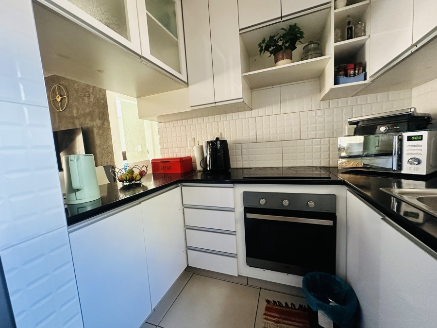 2 Bedroom Property for Sale in Meredale Gauteng