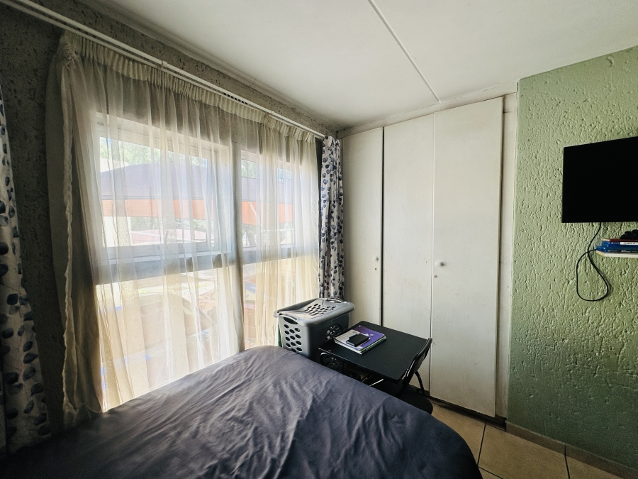 2 Bedroom Property for Sale in Meredale Gauteng