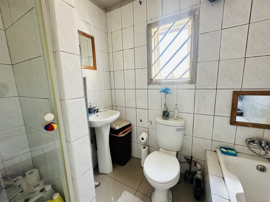 2 Bedroom Property for Sale in Meredale Gauteng