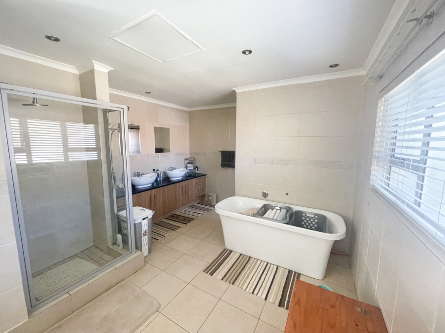 To Let 4 Bedroom Property for Rent in Willow Acres Gauteng