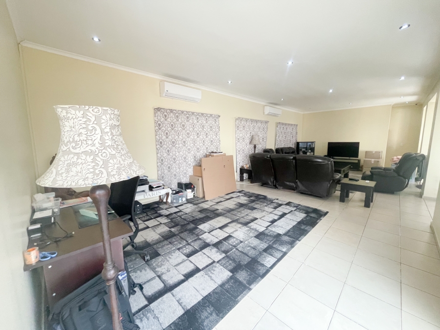 To Let 4 Bedroom Property for Rent in Willow Acres Gauteng