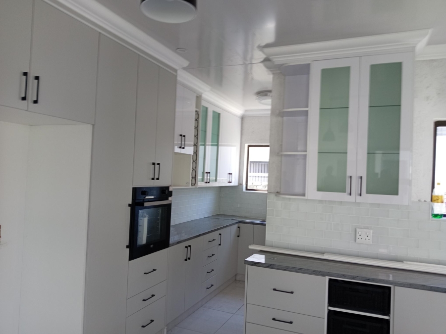 To Let 3 Bedroom Property for Rent in Helderwyk Gauteng