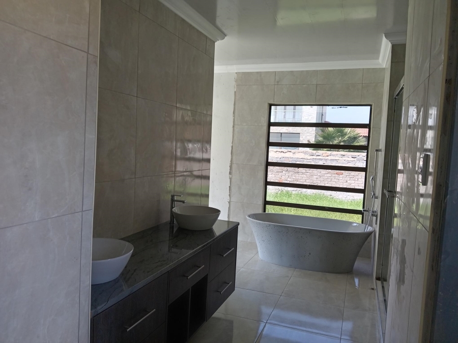To Let 3 Bedroom Property for Rent in Helderwyk Gauteng