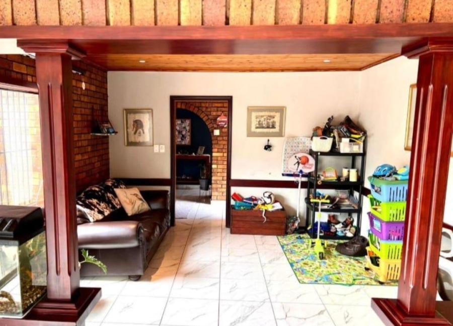 4 Bedroom Property for Sale in Glenvista Gauteng