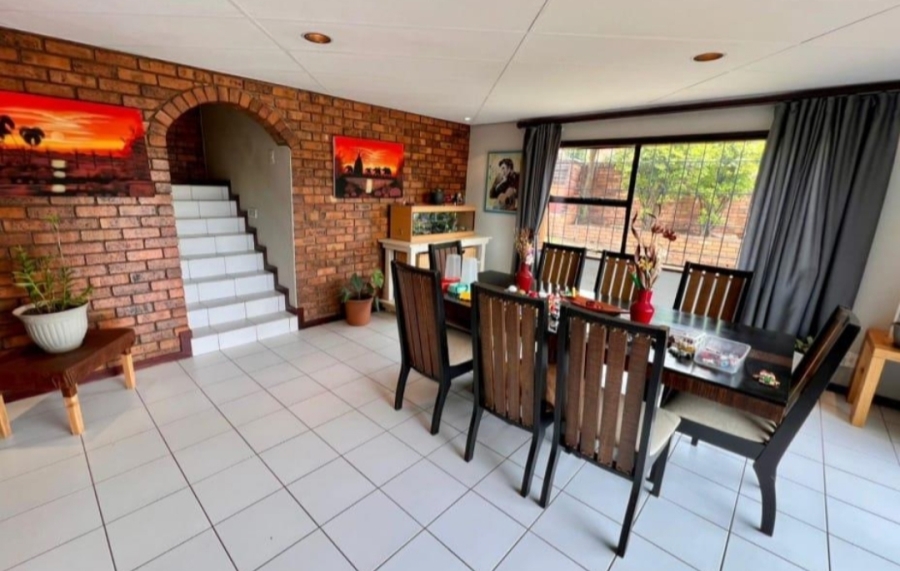 4 Bedroom Property for Sale in Glenvista Gauteng