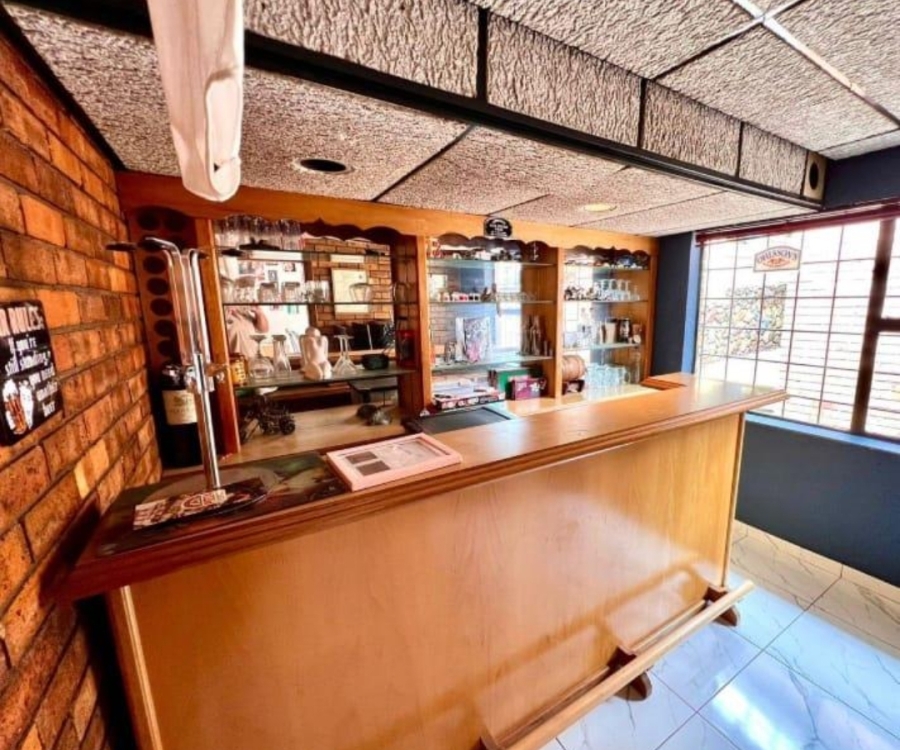 4 Bedroom Property for Sale in Glenvista Gauteng