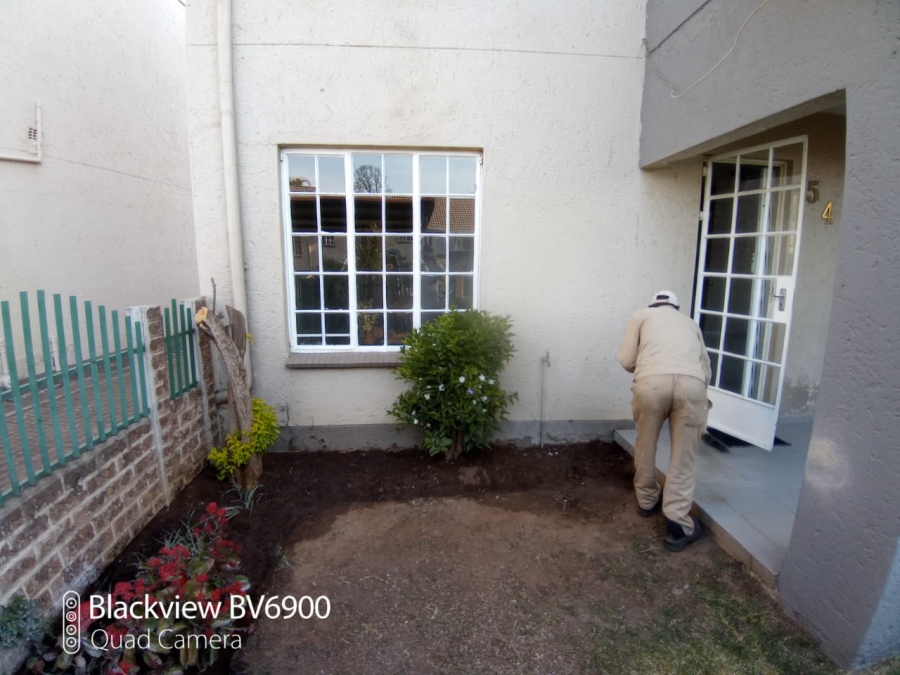 2 Bedroom Property for Sale in Bartlett Gauteng