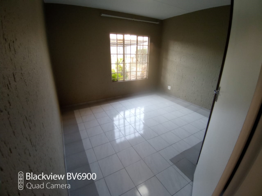 2 Bedroom Property for Sale in Bartlett Gauteng