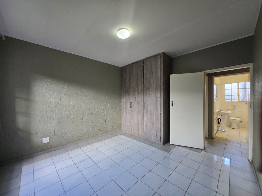 2 Bedroom Property for Sale in Bartlett Gauteng