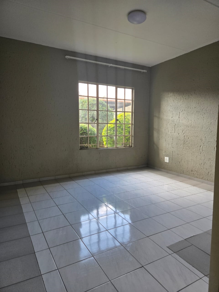 2 Bedroom Property for Sale in Bartlett Gauteng