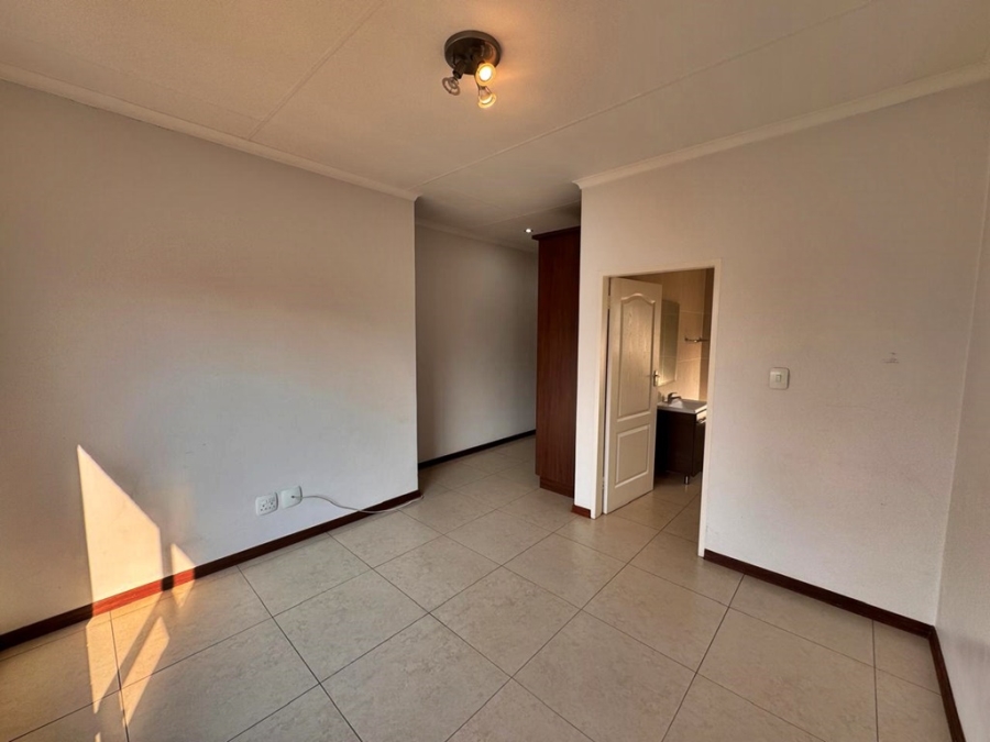 3 Bedroom Property for Sale in Candlewoods Country Estate Gauteng