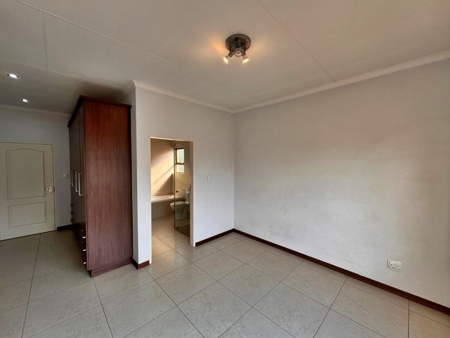 3 Bedroom Property for Sale in Candlewoods Country Estate Gauteng