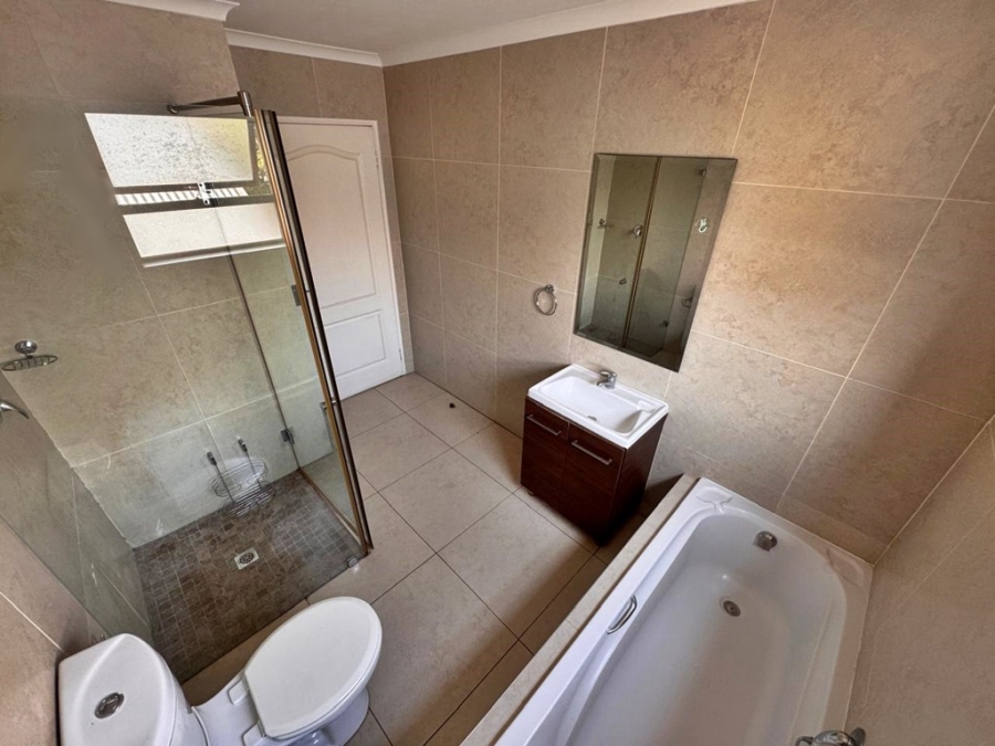 3 Bedroom Property for Sale in Candlewoods Country Estate Gauteng