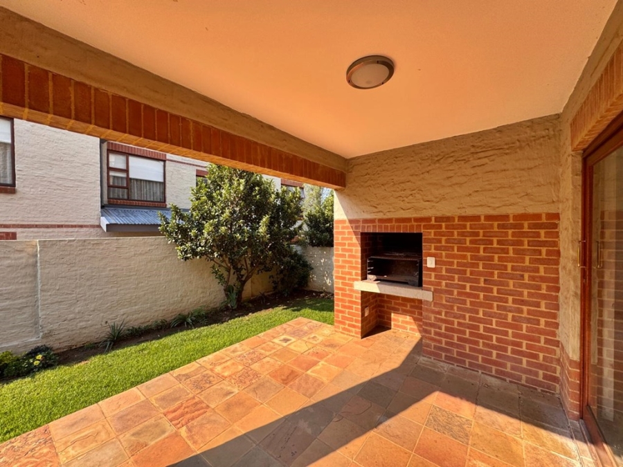 3 Bedroom Property for Sale in Candlewoods Country Estate Gauteng