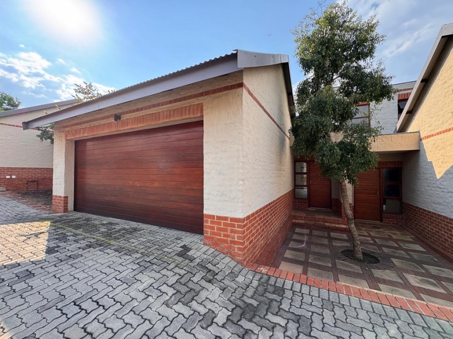 3 Bedroom Property for Sale in Candlewoods Country Estate Gauteng