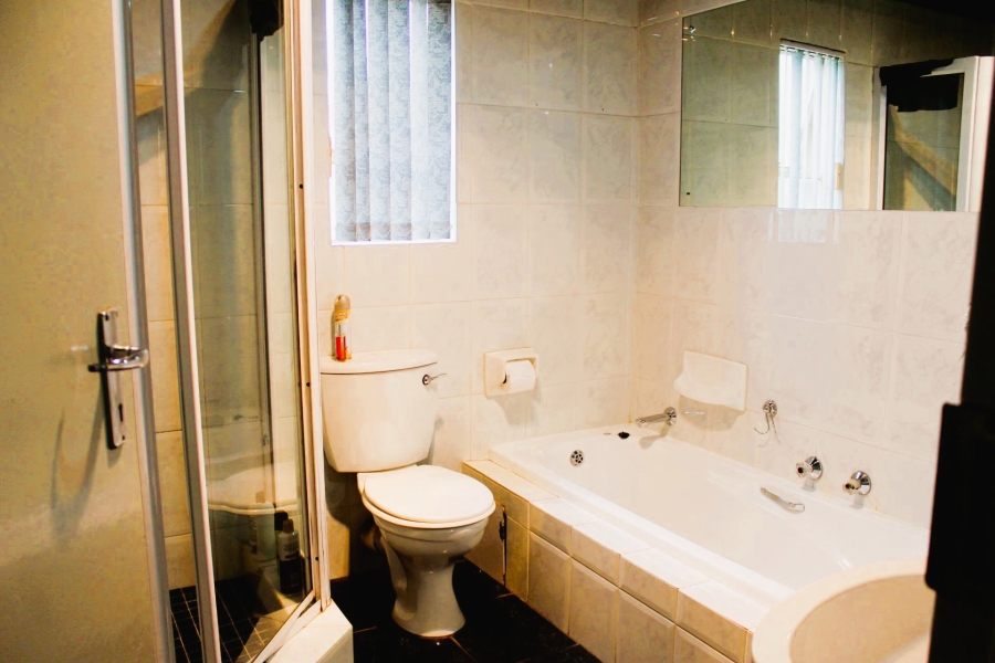 2 Bedroom Property for Sale in Vanderbijlpark SW 5 Gauteng