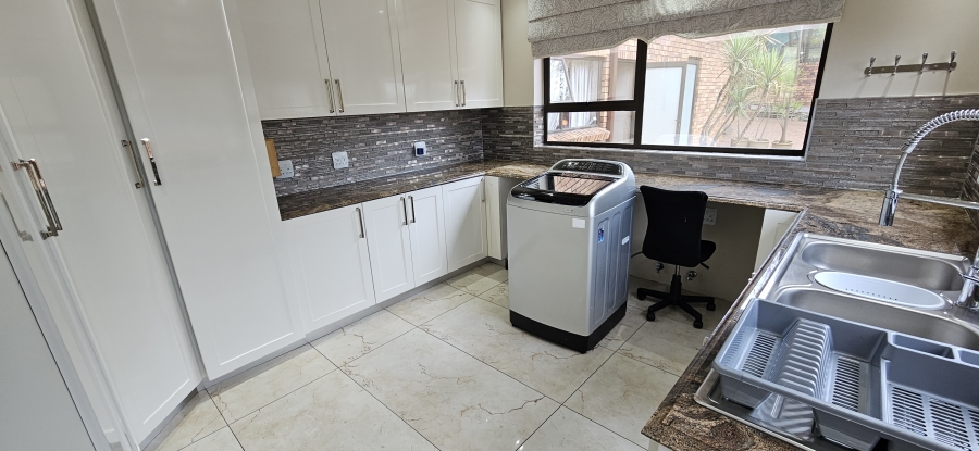 5 Bedroom Property for Sale in Meyersdal Gauteng