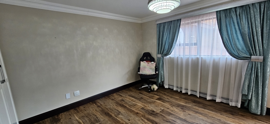 5 Bedroom Property for Sale in Meyersdal Gauteng