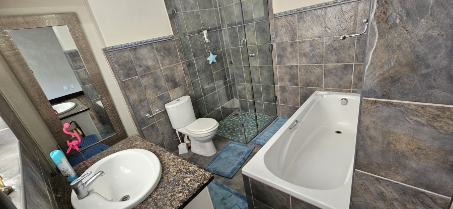 5 Bedroom Property for Sale in Meyersdal Gauteng