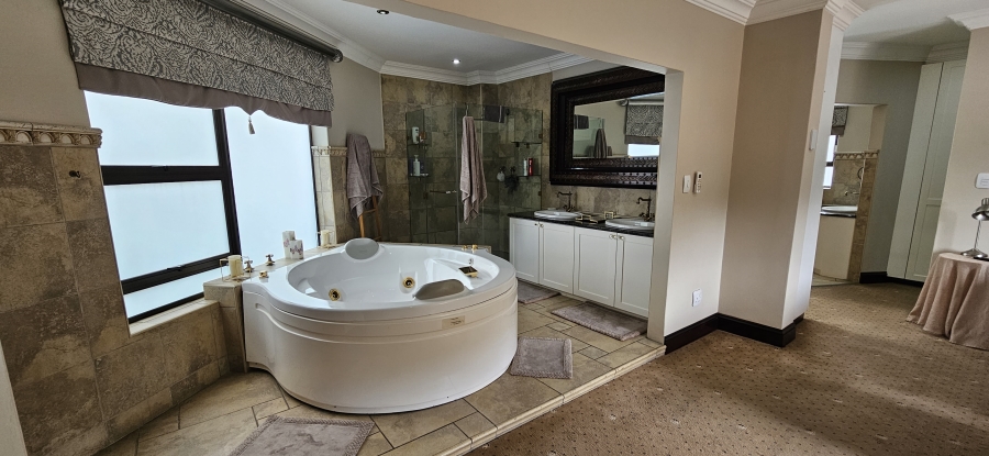 5 Bedroom Property for Sale in Meyersdal Gauteng