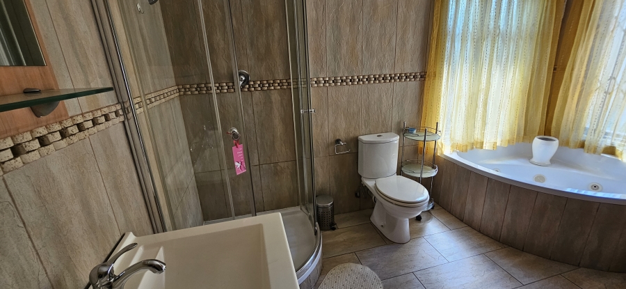 3 Bedroom Property for Sale in Three Rivers Proper Gauteng