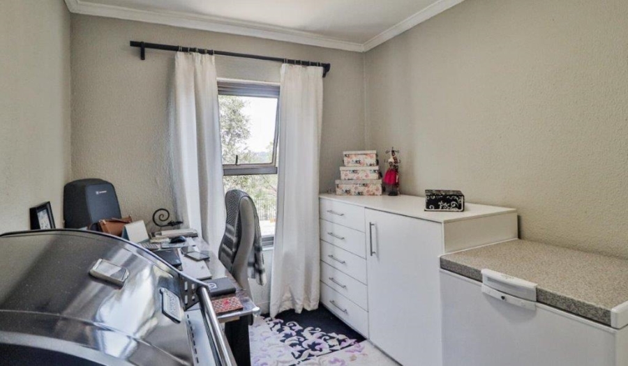 3 Bedroom Property for Sale in Marais Steyn Park Gauteng