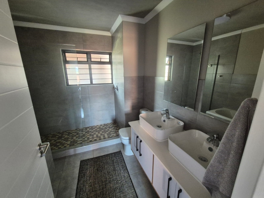 2 Bedroom Property for Sale in Olympus AH Gauteng