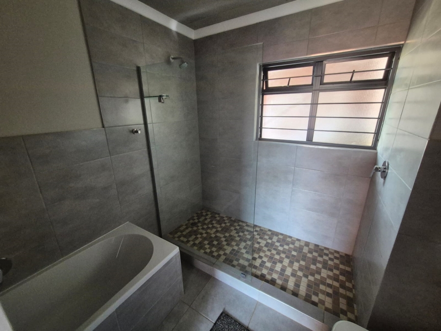 2 Bedroom Property for Sale in Olympus AH Gauteng