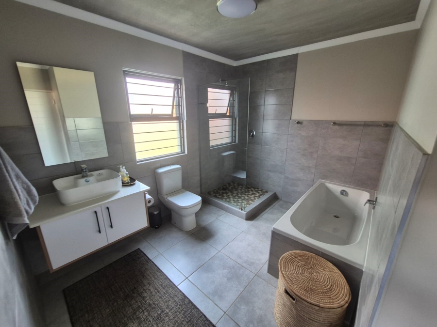2 Bedroom Property for Sale in Olympus AH Gauteng