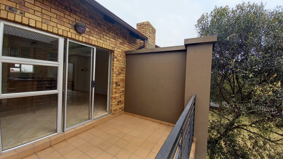 To Let 2 Bedroom Property for Rent in Meyersdal Gauteng