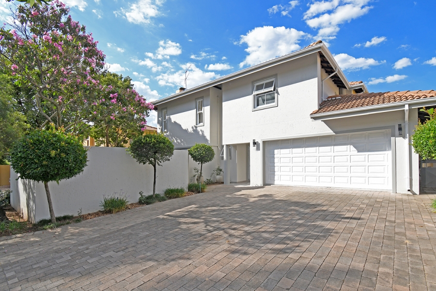 3 Bedroom Property for Sale in Broadacres Gauteng