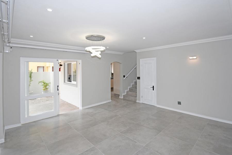 3 Bedroom Property for Sale in Broadacres Gauteng