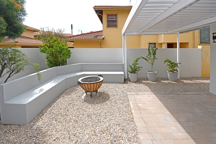 3 Bedroom Property for Sale in Broadacres Gauteng