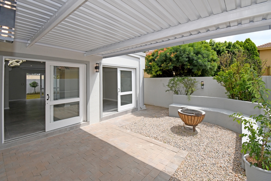 3 Bedroom Property for Sale in Broadacres Gauteng