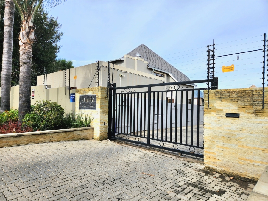 3 Bedroom Property for Sale in Radiokop Gauteng