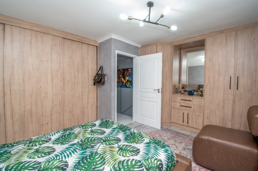 2 Bedroom Property for Sale in Sundowner Gauteng