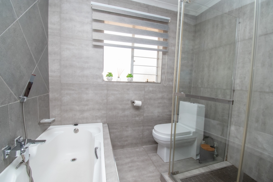 2 Bedroom Property for Sale in Sundowner Gauteng
