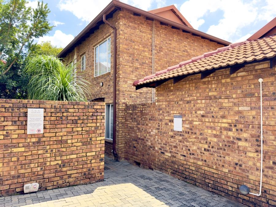 2 Bedroom Property for Sale in Silver Lakes Gauteng