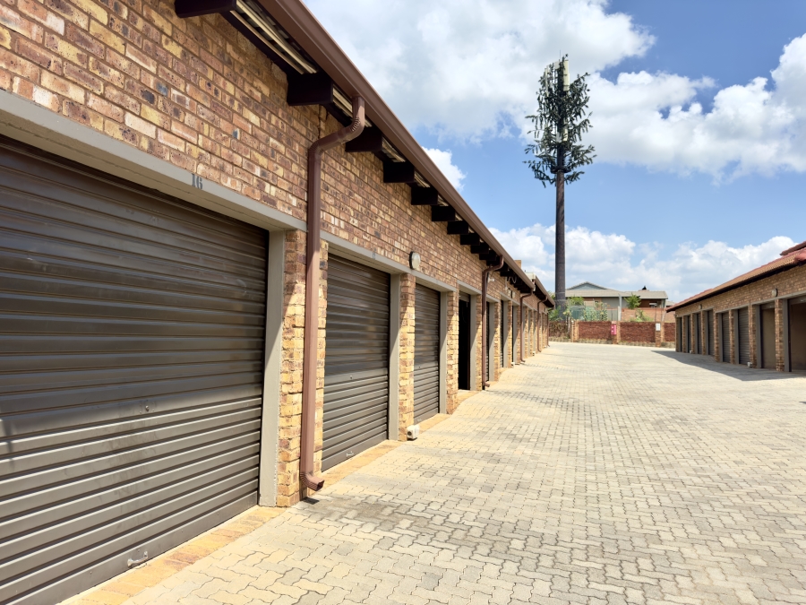 2 Bedroom Property for Sale in Silver Lakes Gauteng