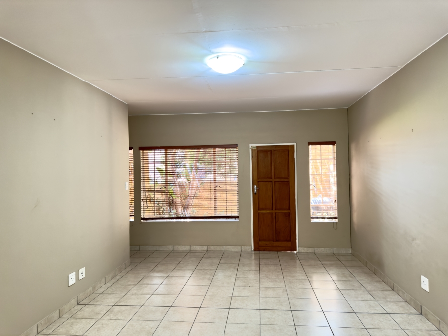 2 Bedroom Property for Sale in Silver Lakes Gauteng