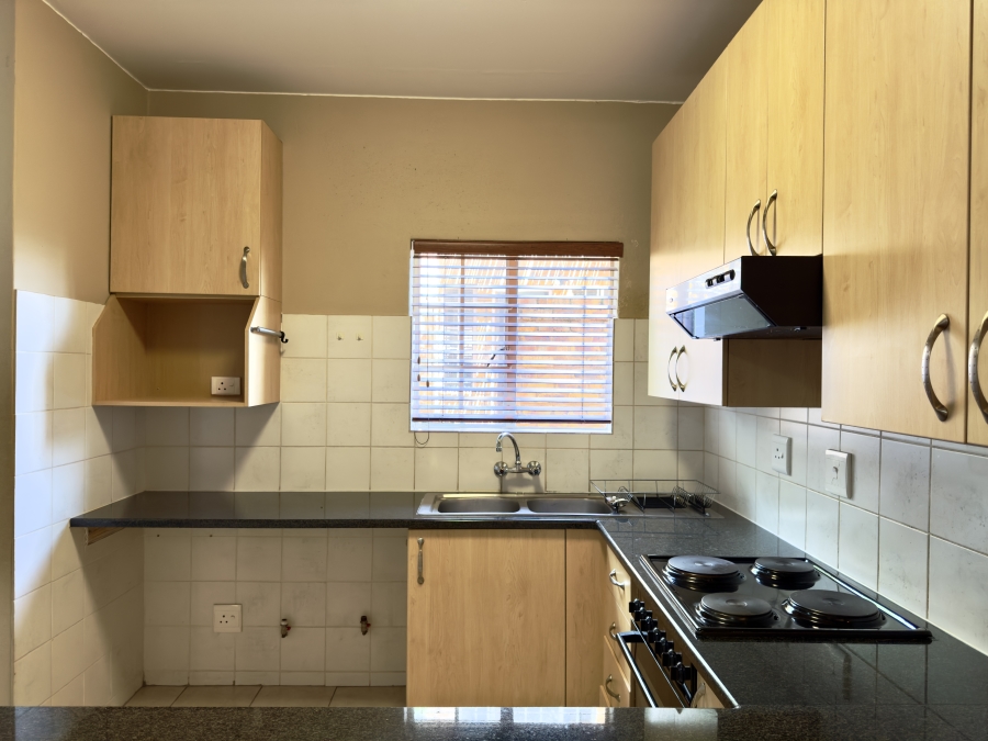 2 Bedroom Property for Sale in Silver Lakes Gauteng