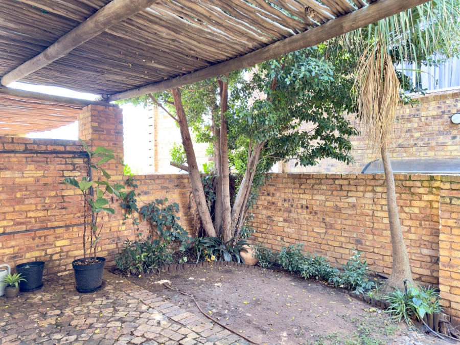 2 Bedroom Property for Sale in Silver Lakes Gauteng