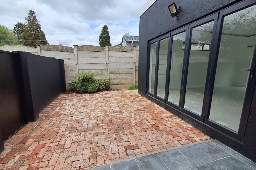 To Let 1 Bedroom Property for Rent in Fourways Gauteng
