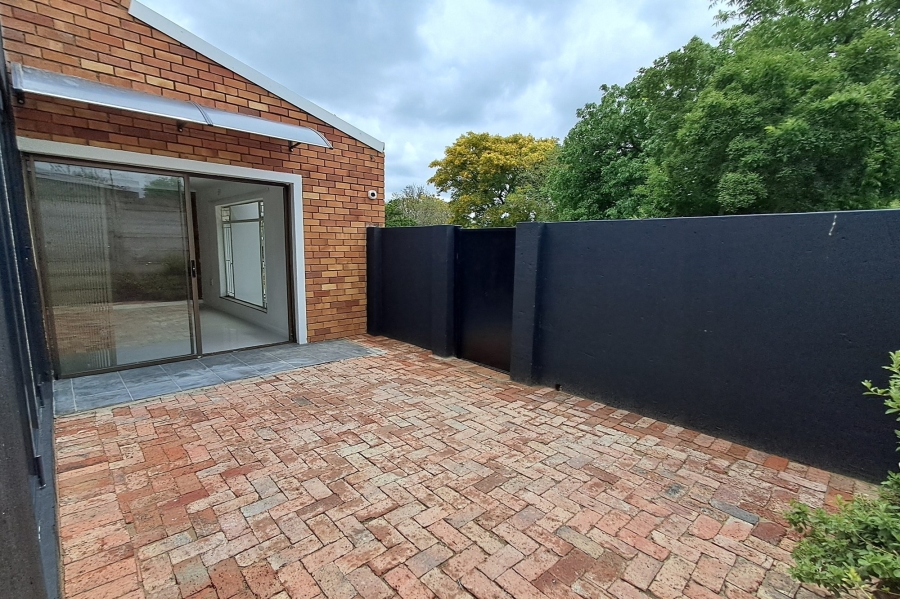 To Let 1 Bedroom Property for Rent in Fourways Gauteng
