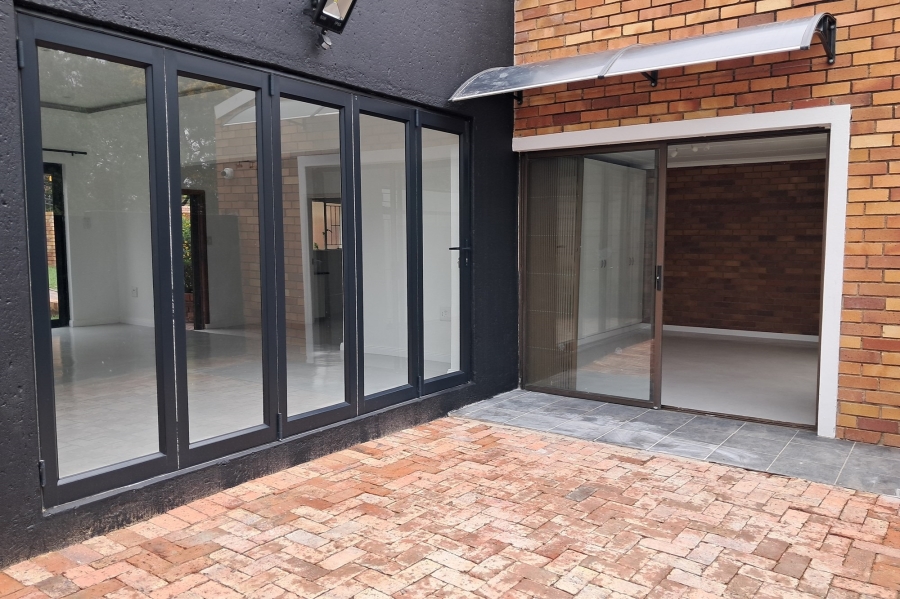 To Let 1 Bedroom Property for Rent in Fourways Gauteng