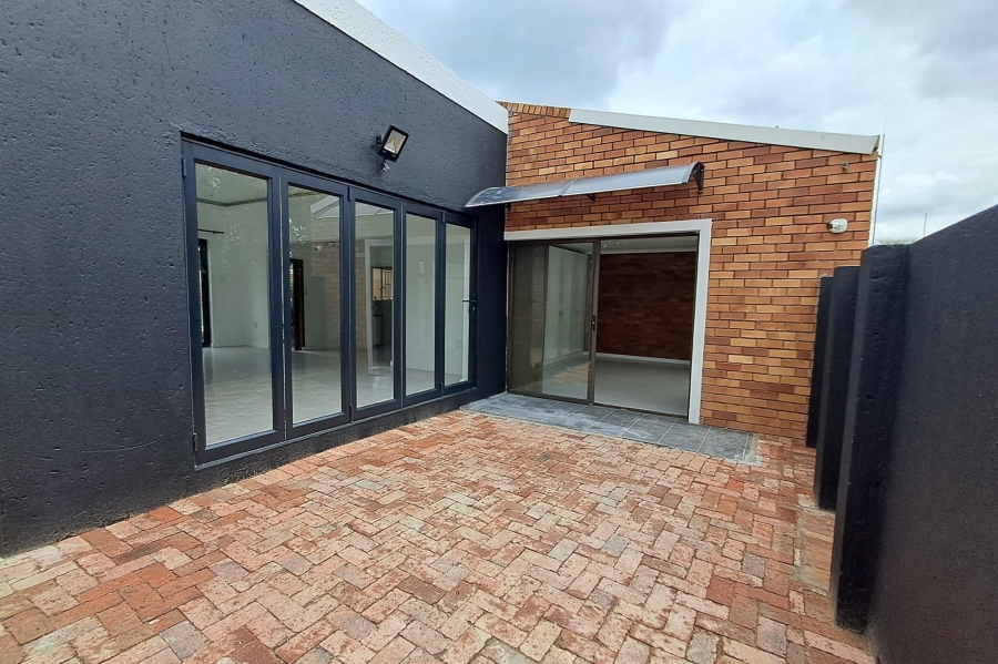 To Let 1 Bedroom Property for Rent in Fourways Gauteng